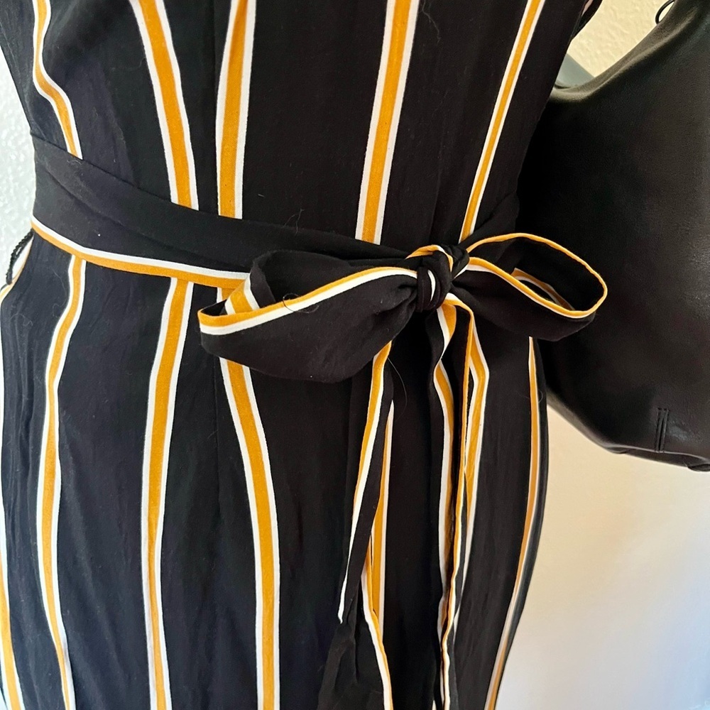 Forever 21 Black and Yellow Mock Neck Dress - Picture 3 of 5